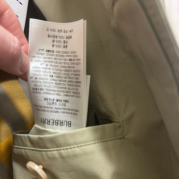 NEW WITH TAGS Burberry Beige Trench Coat with Yellow Lining US 38 - Picture 4 of 14